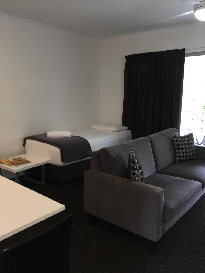 Cooroy Luxury Motel Apartments ภายนอก รูปภาพ